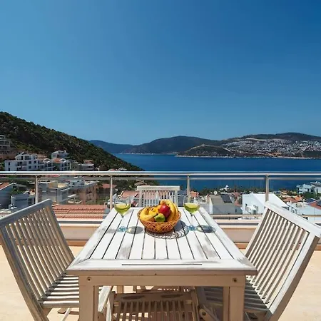 Oezel Havuzlu Bueyuek - Kalkan Plaja Sadece 200mt * Kas