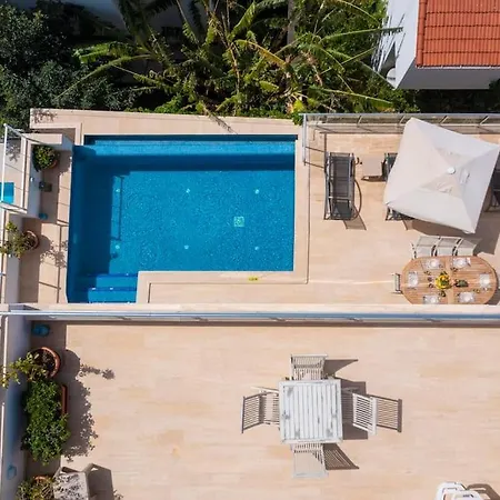 Oezel Havuzlu Bueyuek - Kalkan Plaja Sadece 200mt Villa Kas